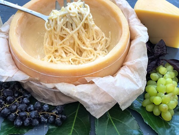 Спагетти в сыре «Грано Падано»